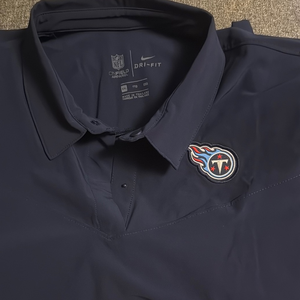 NWT Nike Men's Titan’s Dri-FIT on field polo (NWT)
Tenn Titans